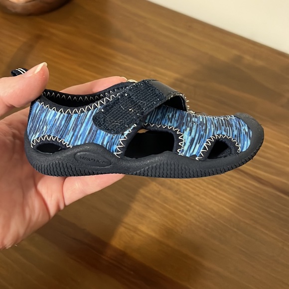 Gently Used Nautica Kids Water Shoe Closed-Toe Sport Sandal in Kettle Gulf Blue - Picture 11 of 14